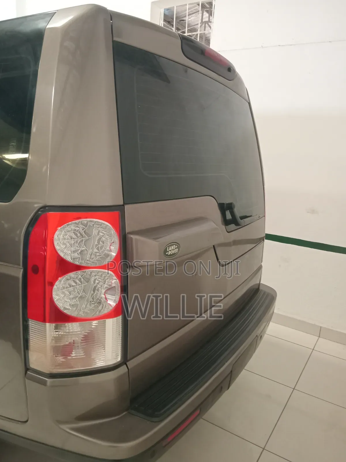 Land Rover Discovery 2010 Gray