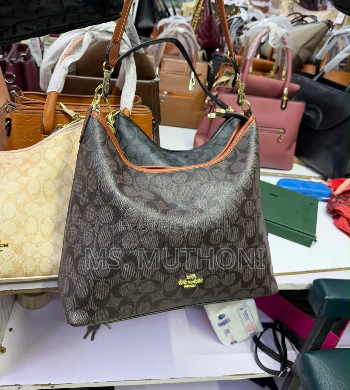 Coach Laurel Shoulder