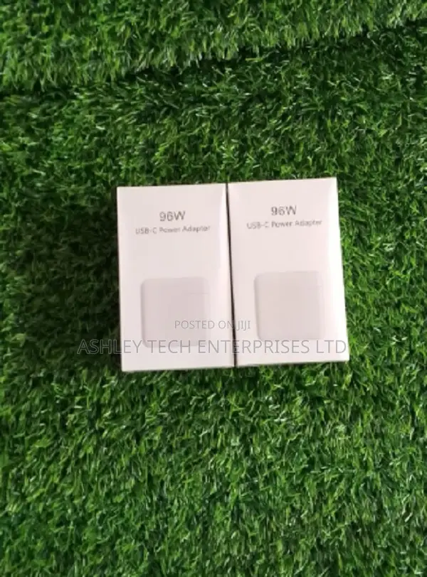 MacBook Pro 96W USB-C Fast Charging Adapter