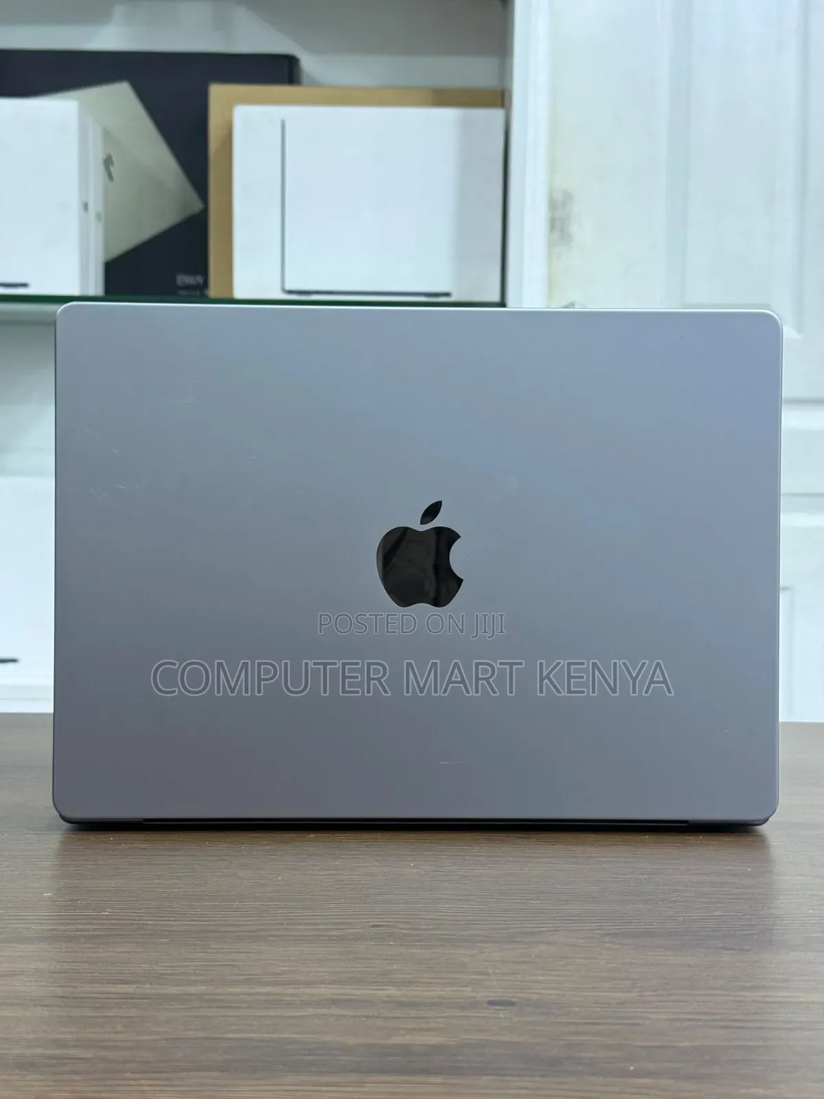 Laptop Apple MacBook Pro 2021 M1 16GB Apple M1 Pro SSD 512GB