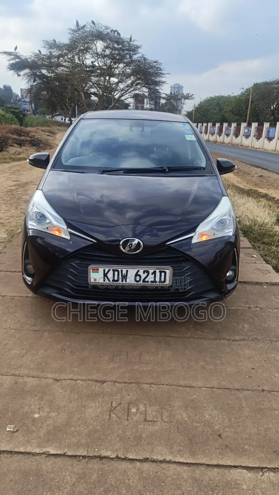 Toyota Vitz 2018 Maroon