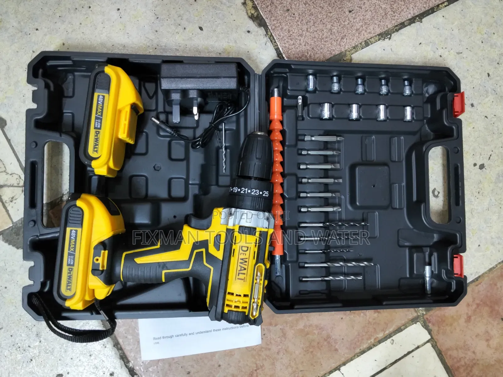 Gypsum Dewalt Cordless Drill 48v 2 Battery and Charger