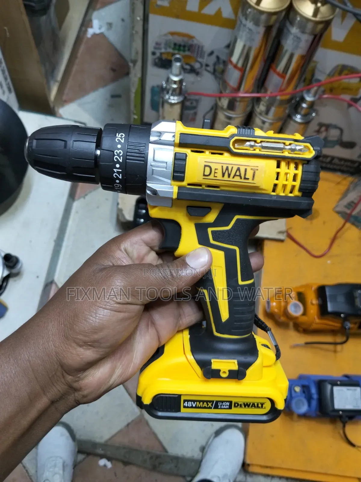 Gypsum Dewalt Cordless Drill 48v 2 Battery and Charger