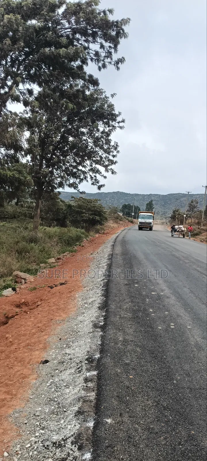 Kikuyu Prime 2 Acres in Nachu Mbomboini on Tarmac
