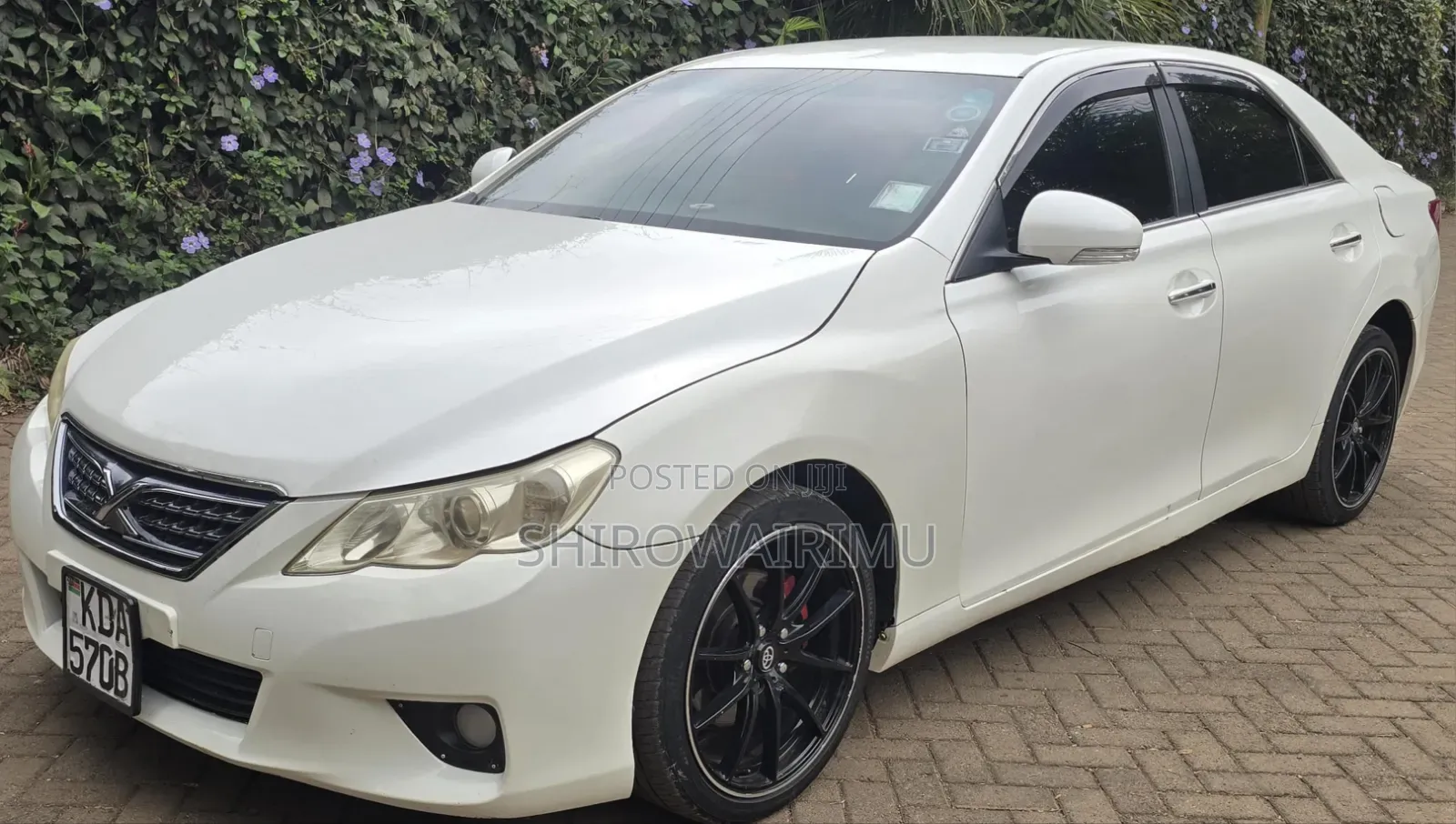 Toyota Crown 2012 White