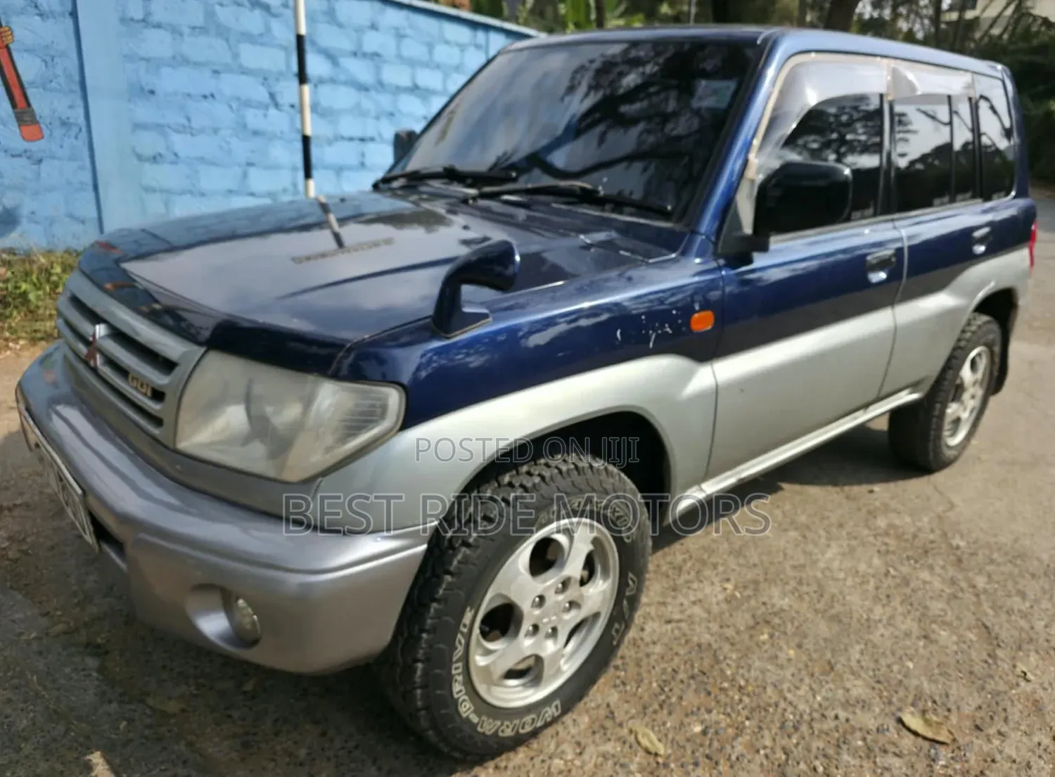 Mitsubishi Pajero IO 2002 Blue
