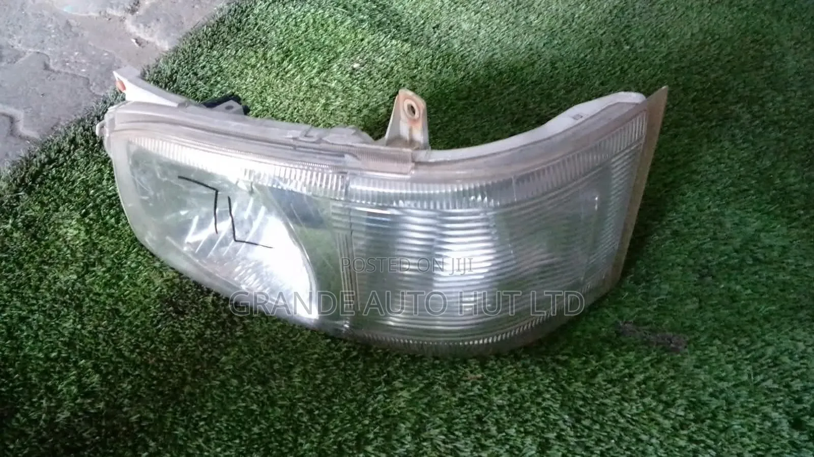 Hiace 7l Headlight
