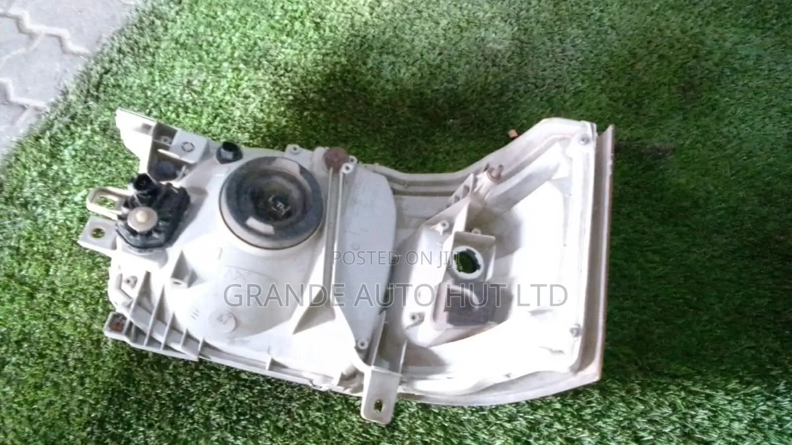 Hiace 7l Headlight