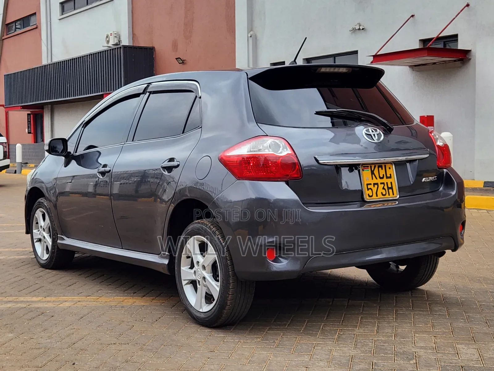 Toyota Auris 2010 Gray