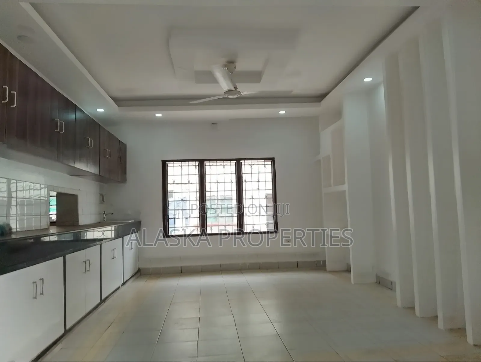 4bdrm Mansion in Beach Road, Nyali Mkomani for rent