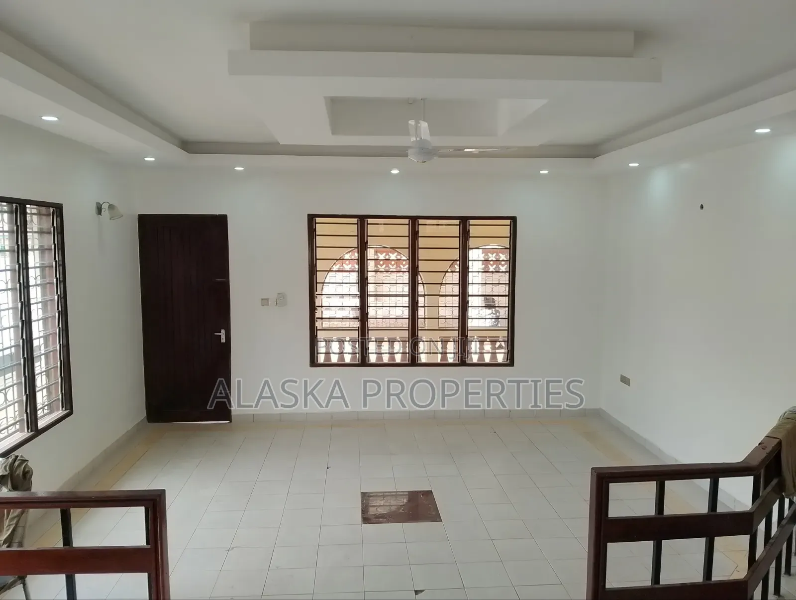 4bdrm Mansion in Beach Road, Nyali Mkomani for rent