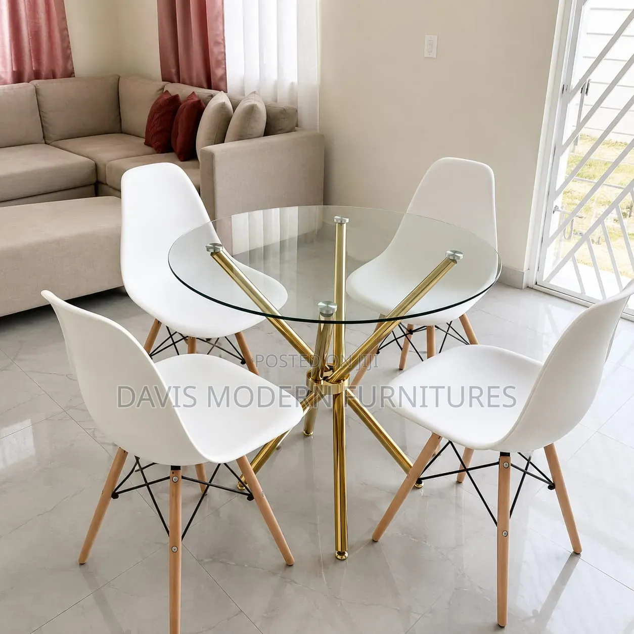Round Dinning Table