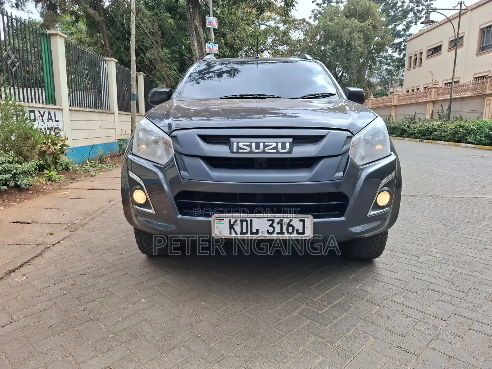 Isuzu D-MAX 2022 Gray
