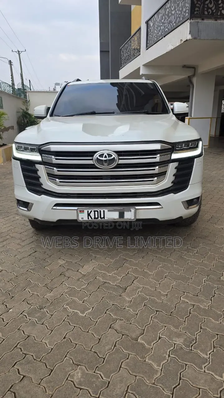Toyota Land Cruiser 2008 White