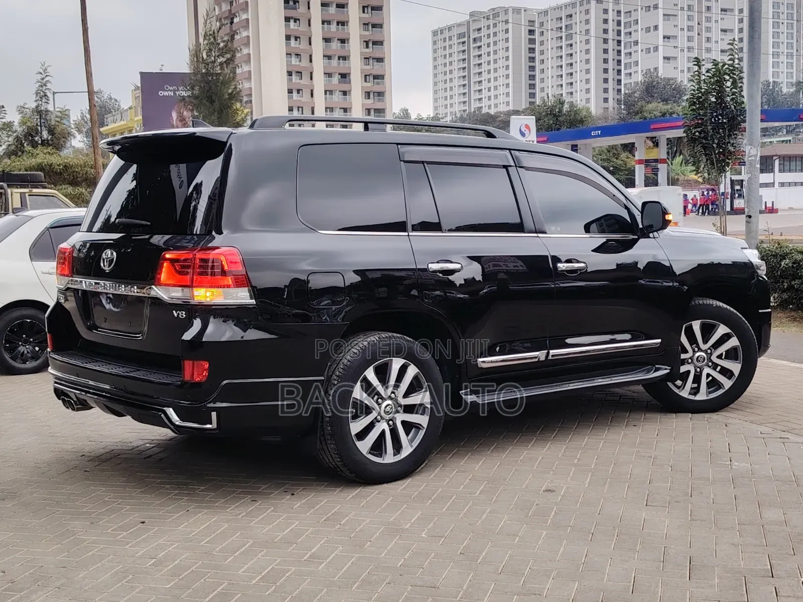 Toyota Land Cruiser 4.6 V8 ZX 2015 Black