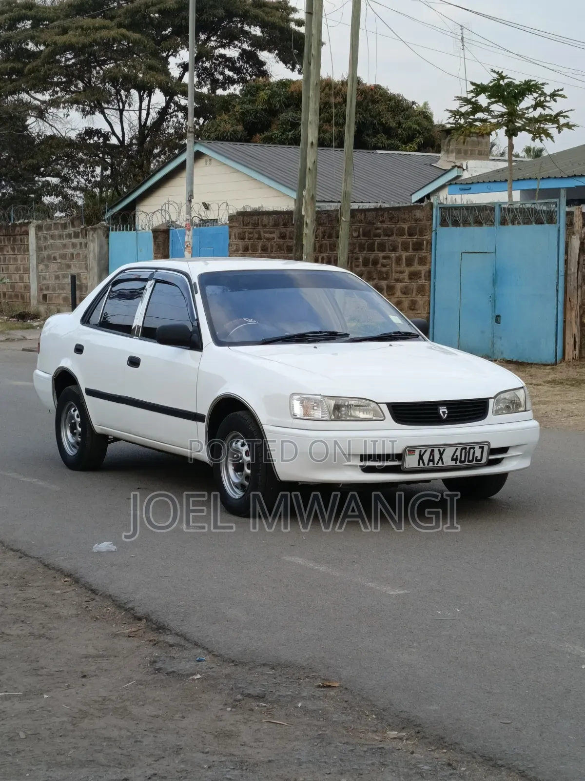 Toyota Corolla 2000 White