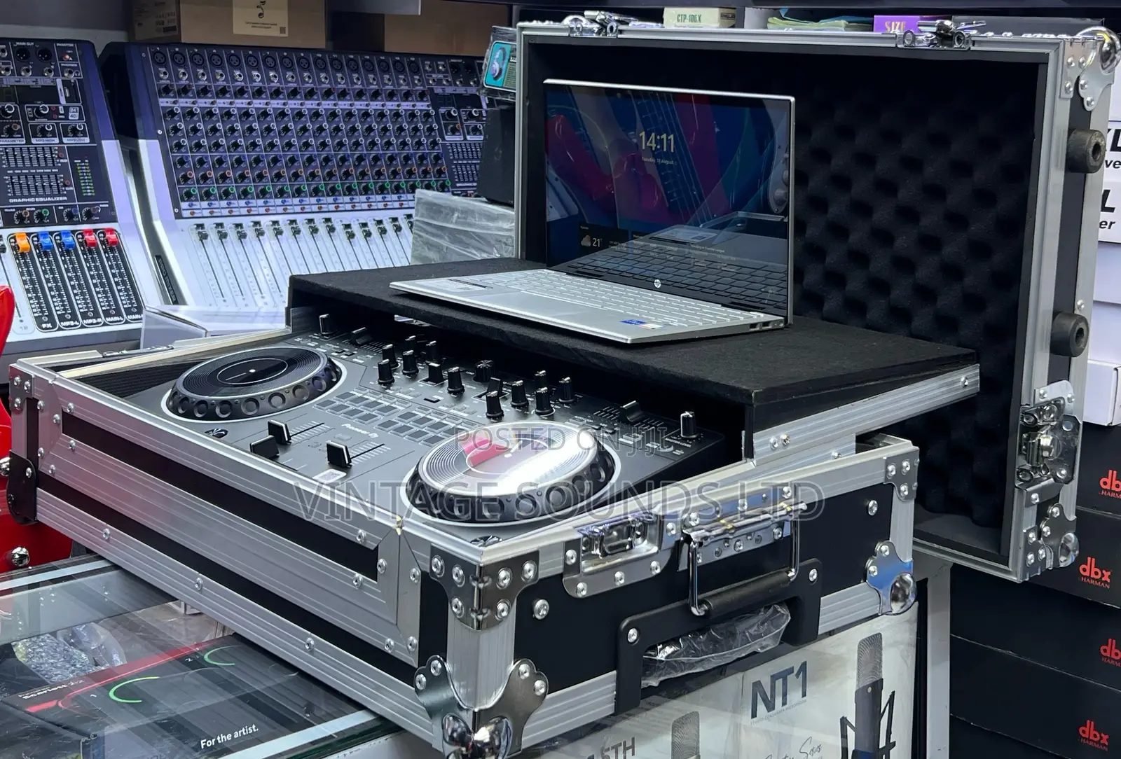 Pioneer DDJ-REV1 DJ Controller Flight Case Bundle (Serato DJ)