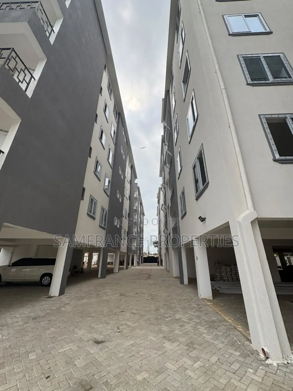 3bdrm Apartment in Courty Yard, Nyali Mkomani for sale