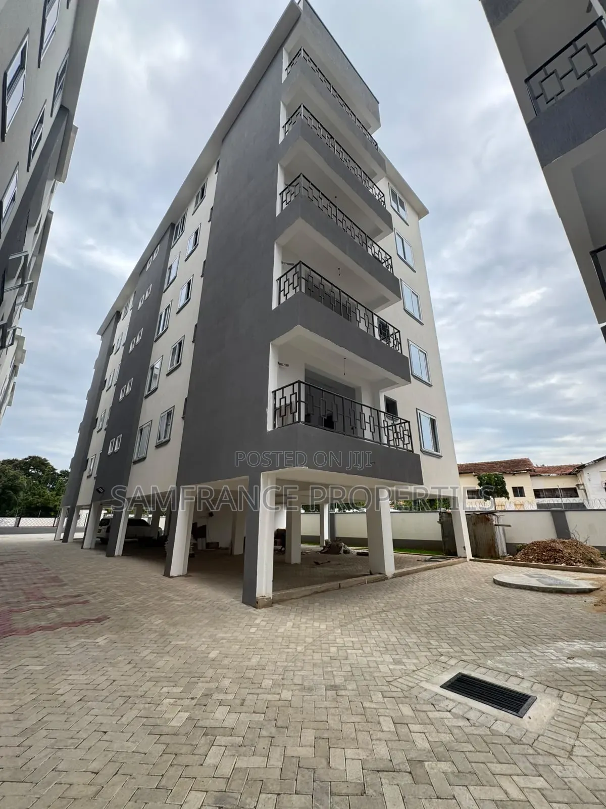 3bdrm Apartment in Courty Yard, Nyali Mkomani for sale
