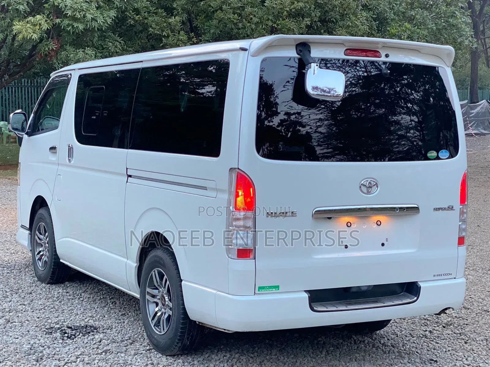 Toyota HiAce 2019 White