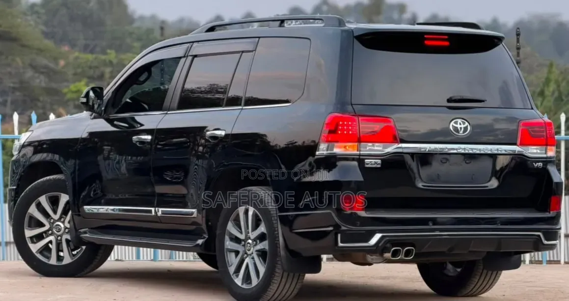 Toyota Land Cruiser 2015 Black