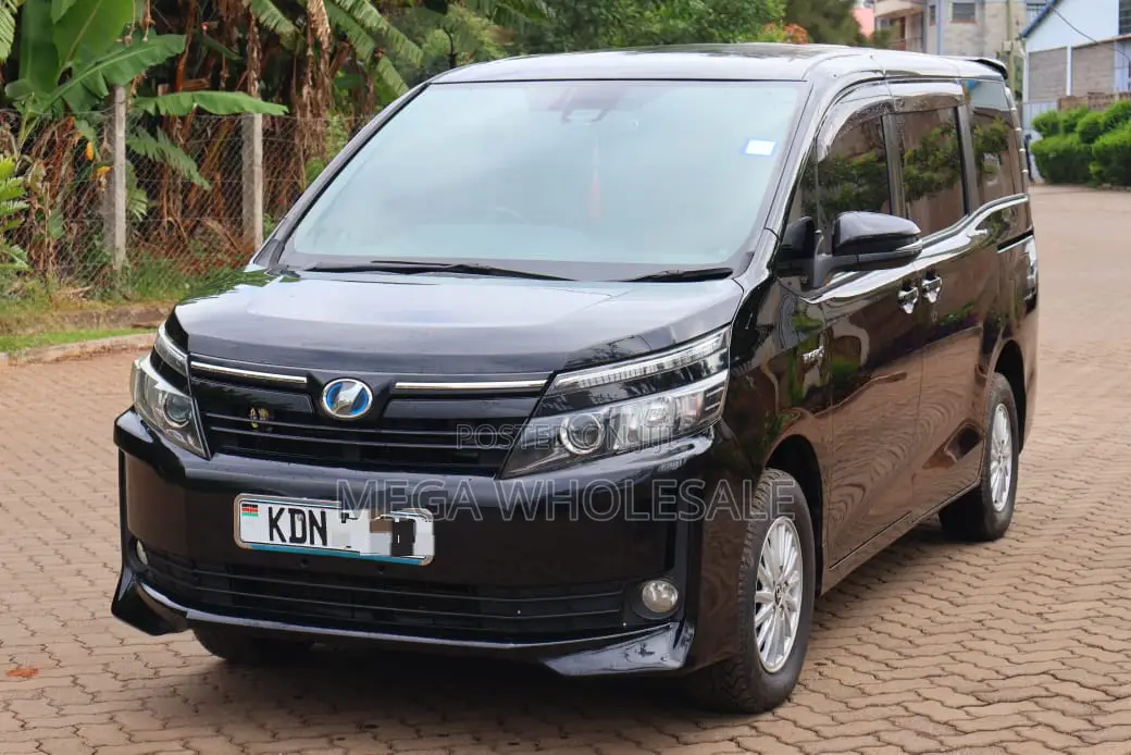 Accident Free Toyota Voxy 2016 Hybrid Black 1800CC Petrol Engine Car