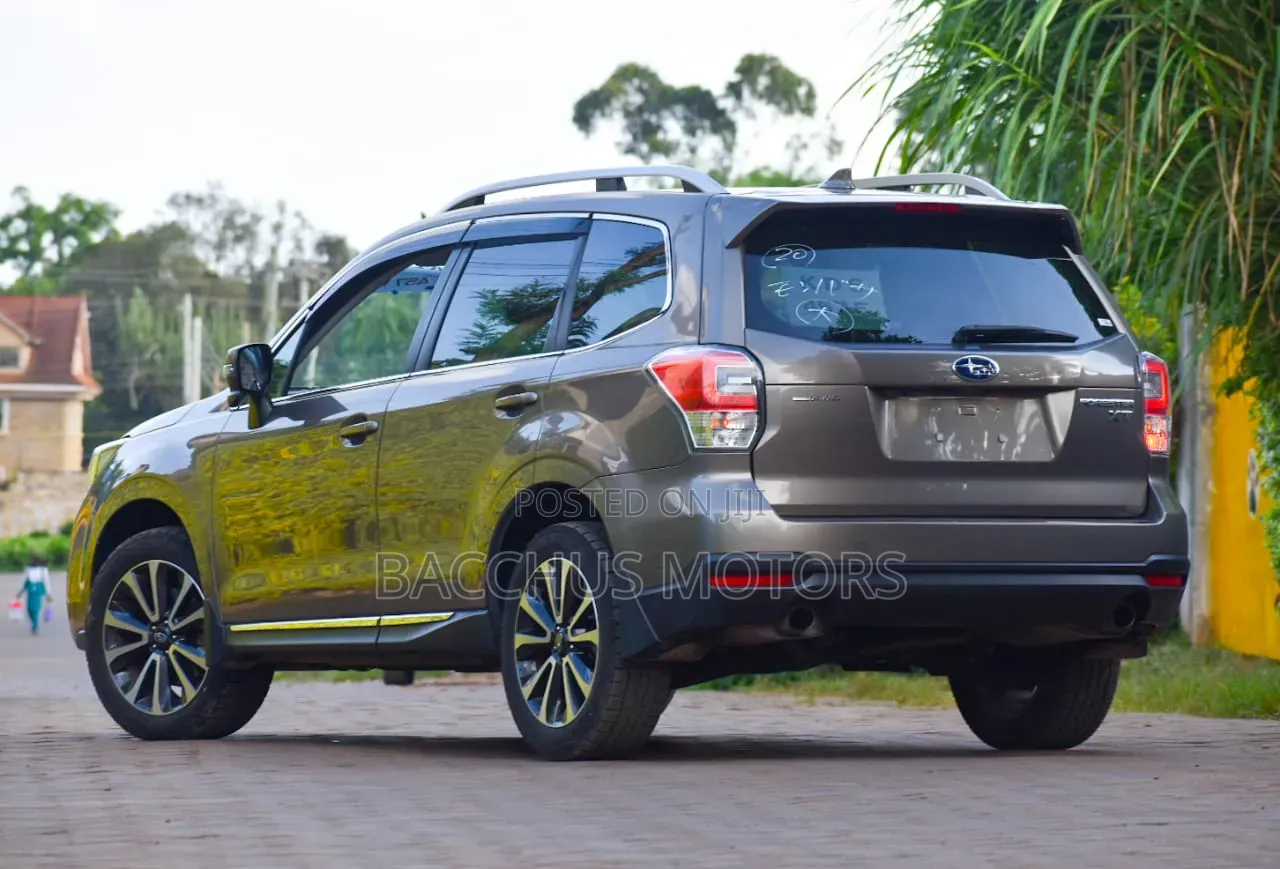 Subaru Forester 2017 Gray