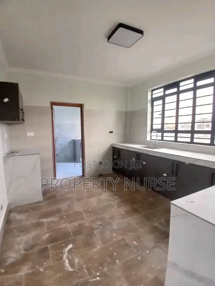 3bdrm Duplex in Gateway Mall Area for rent