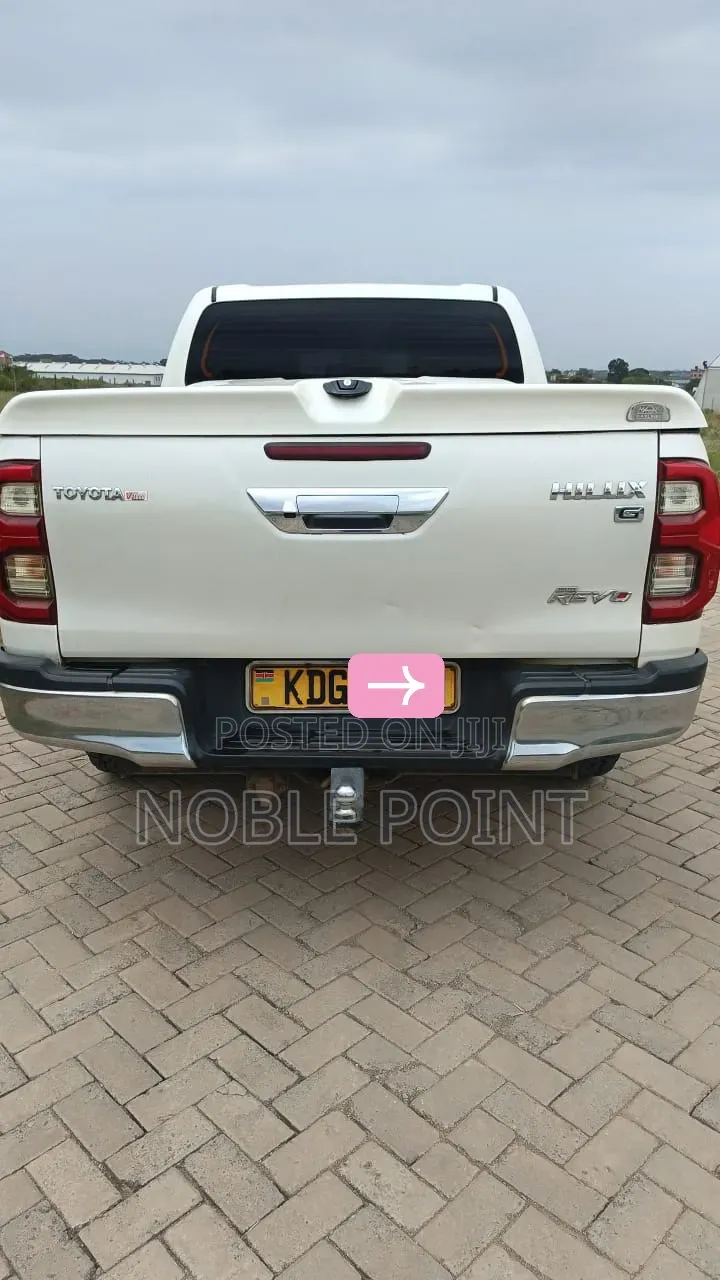 Toyota Hilux 2016 White