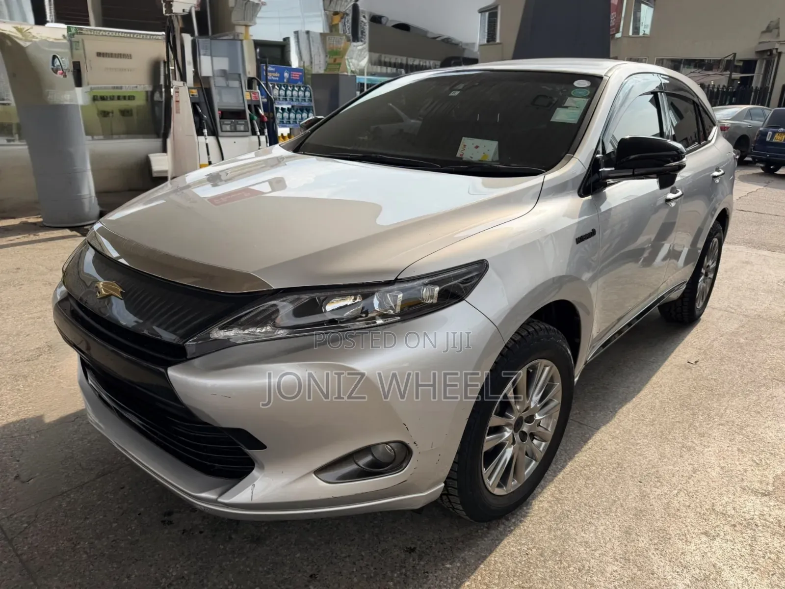 Toyota Harrier 2.5 Hybrid 4WD 2016 Silver