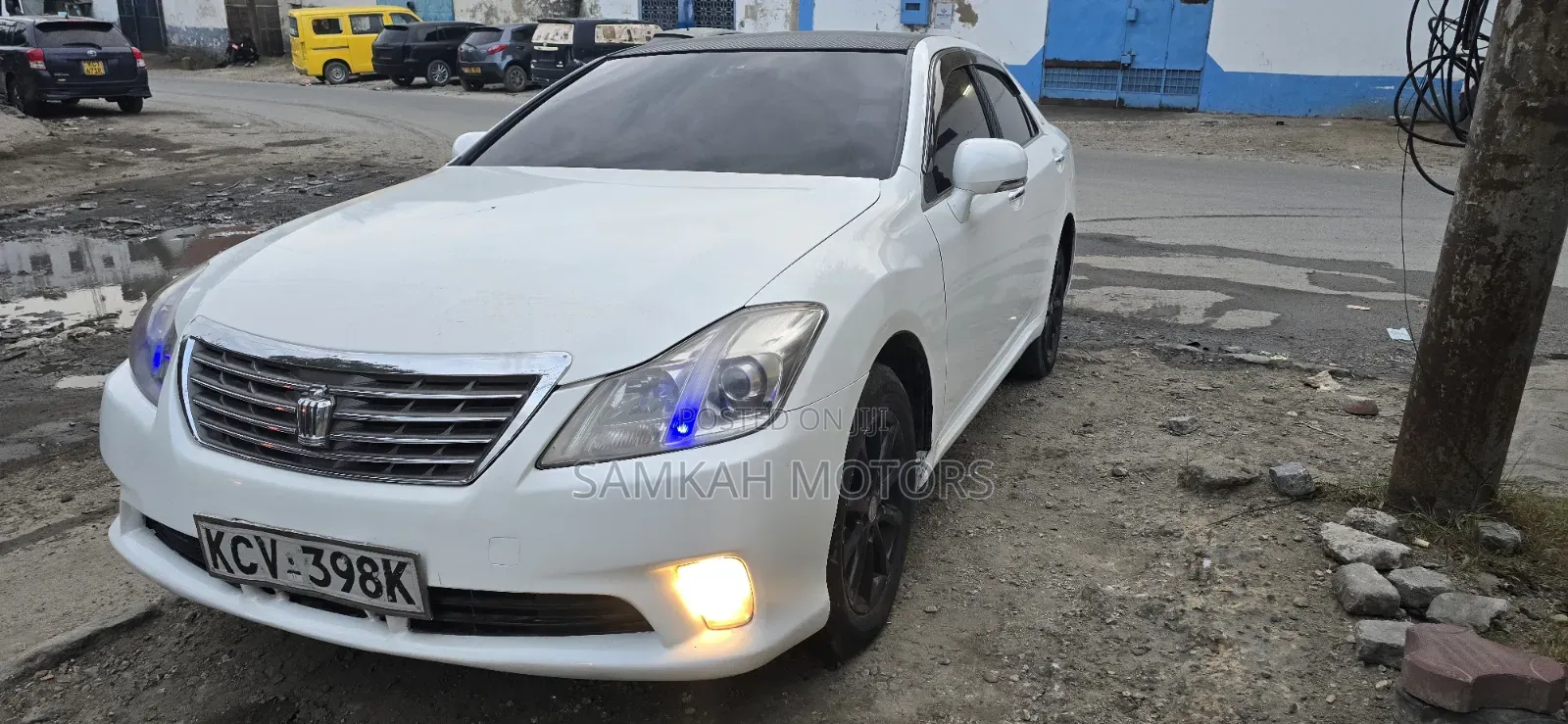 Toyota Crown 2013 White