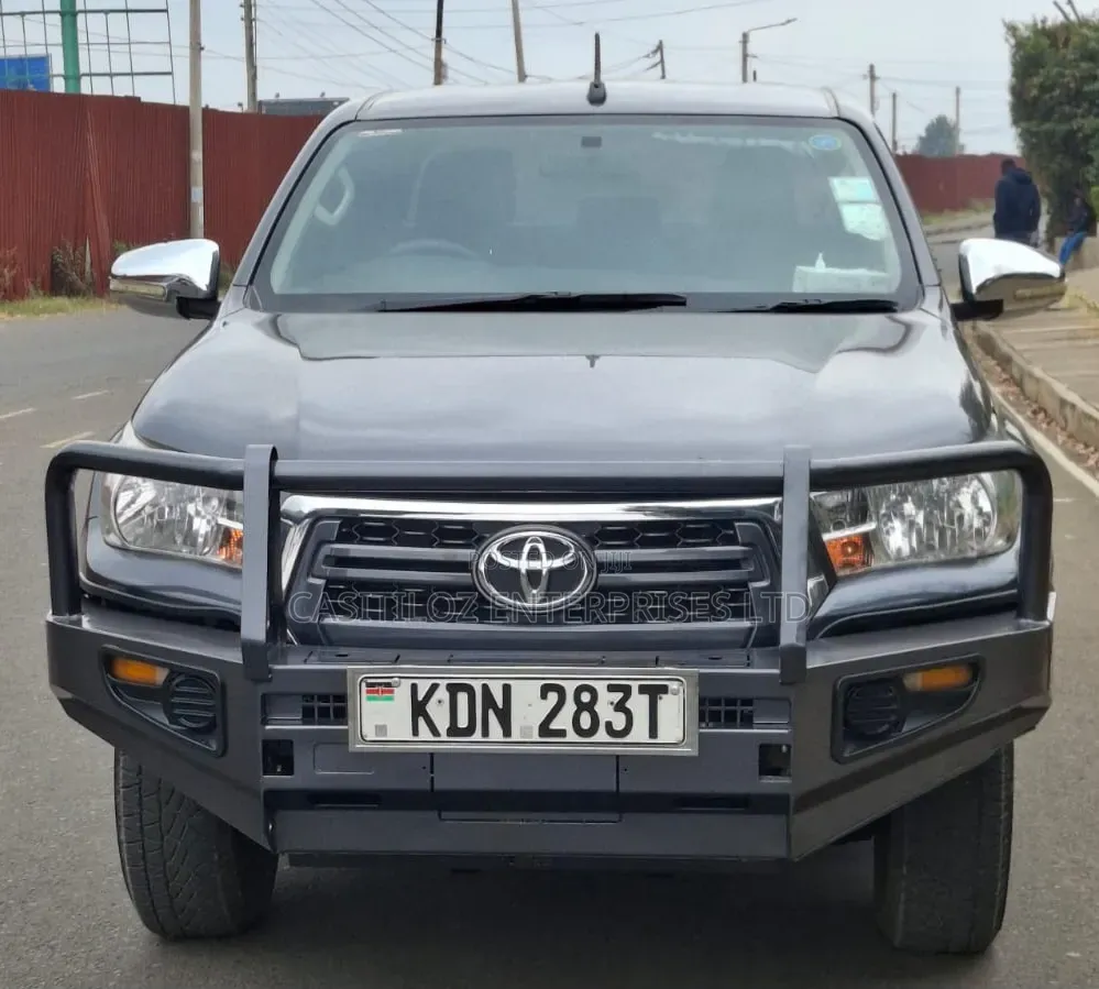 Toyota Hilux 2016 Gray