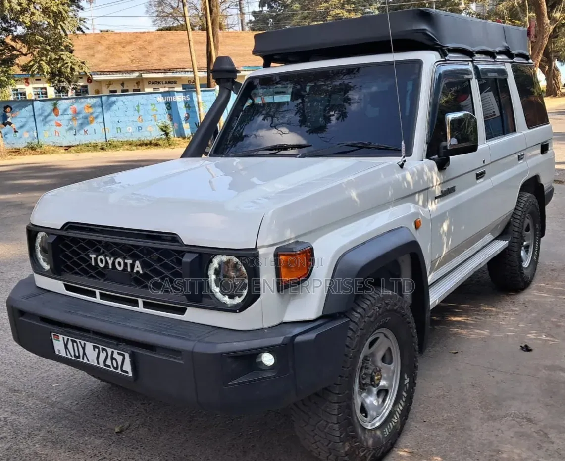 Toyota Land Cruiser 2014 White