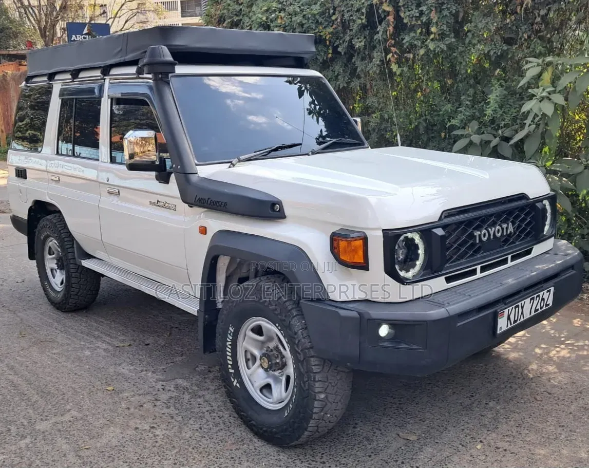 Toyota Land Cruiser 2014 White