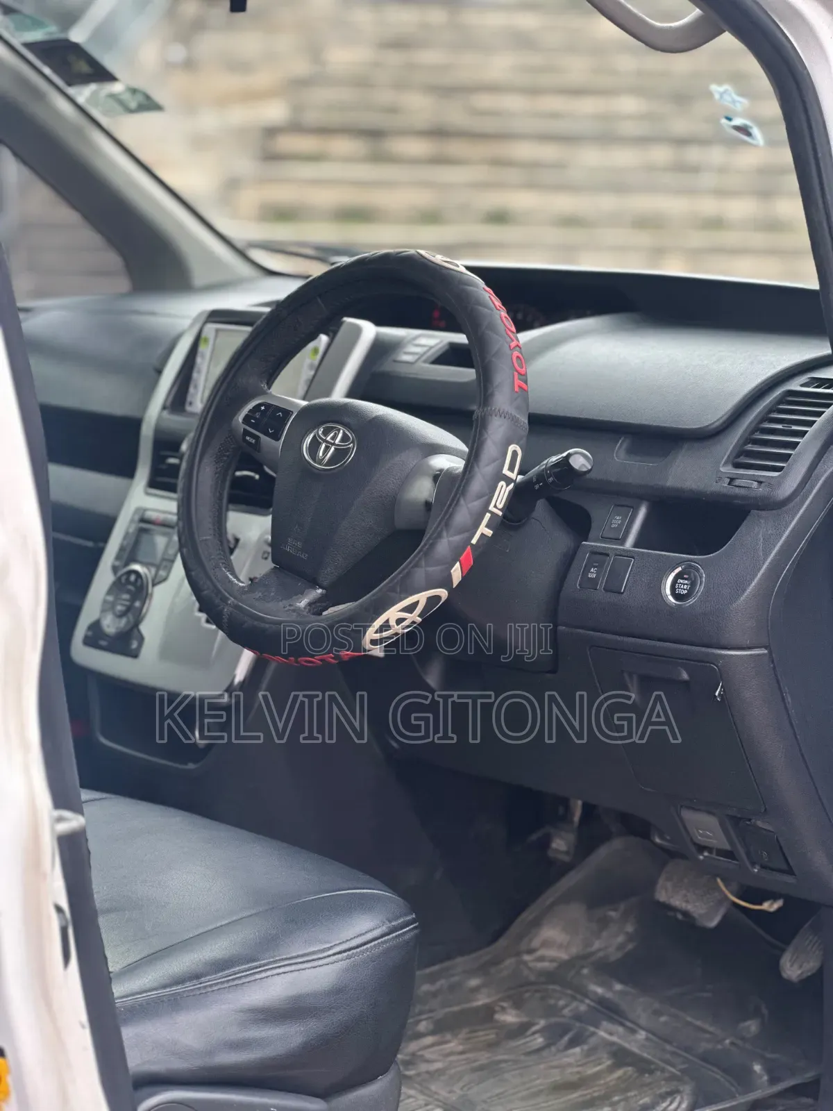 Toyota Noah 2014 White