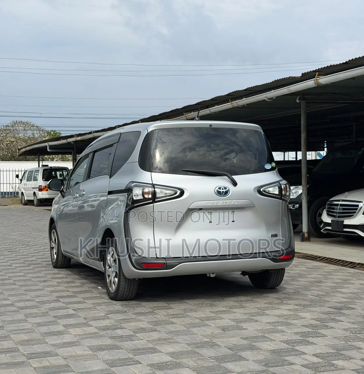 Toyota Sienta 2019 Silver