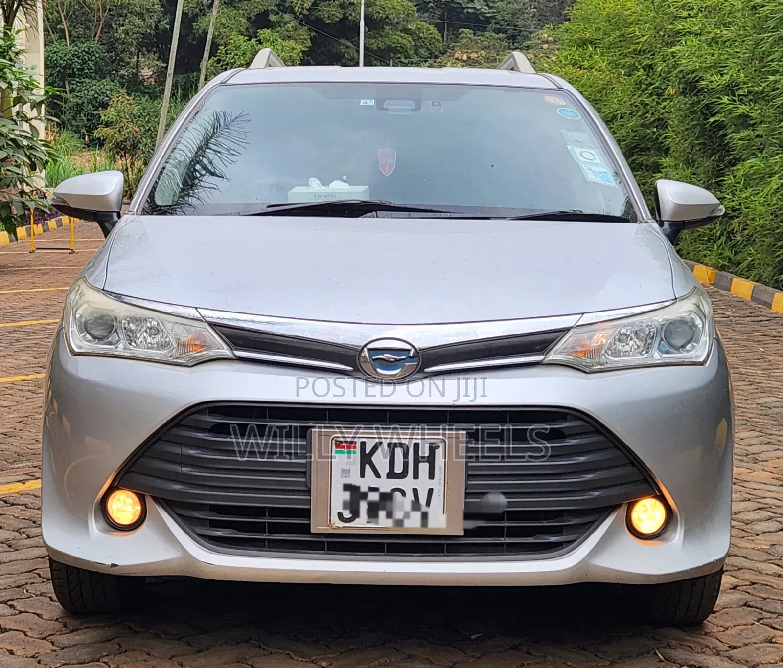 Toyota Corolla Fielder 1.5 Hybrid FWD 2017 Silver