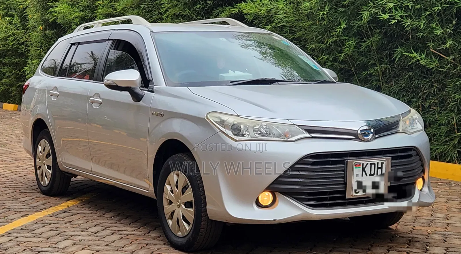 Toyota Corolla Fielder 1.5 Hybrid FWD 2017 Silver
