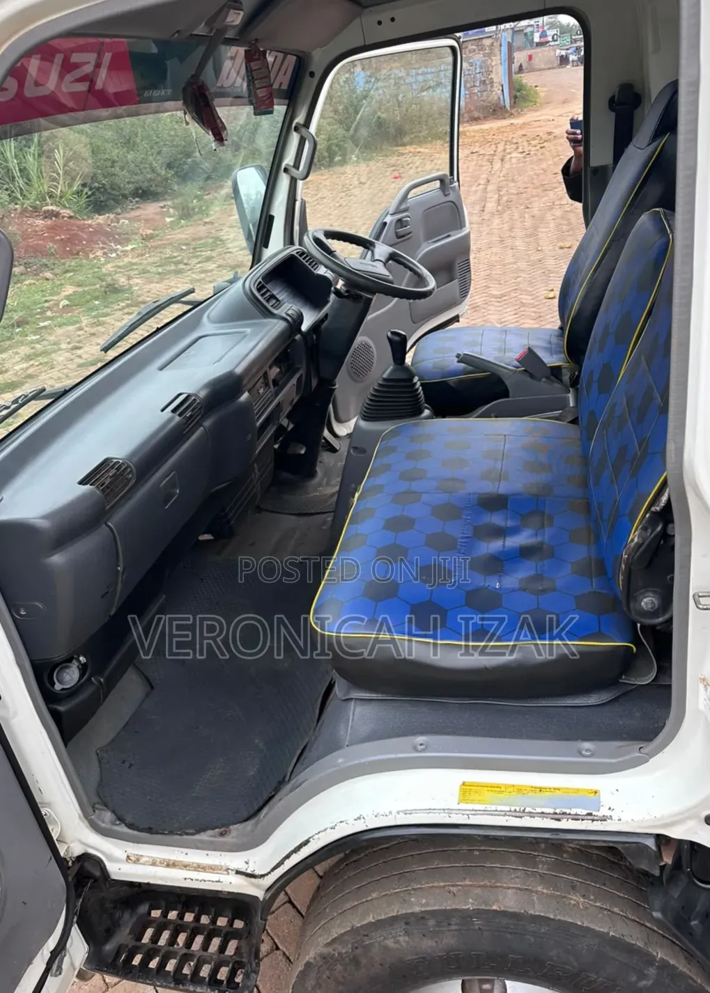 Isuzu NPR 2019