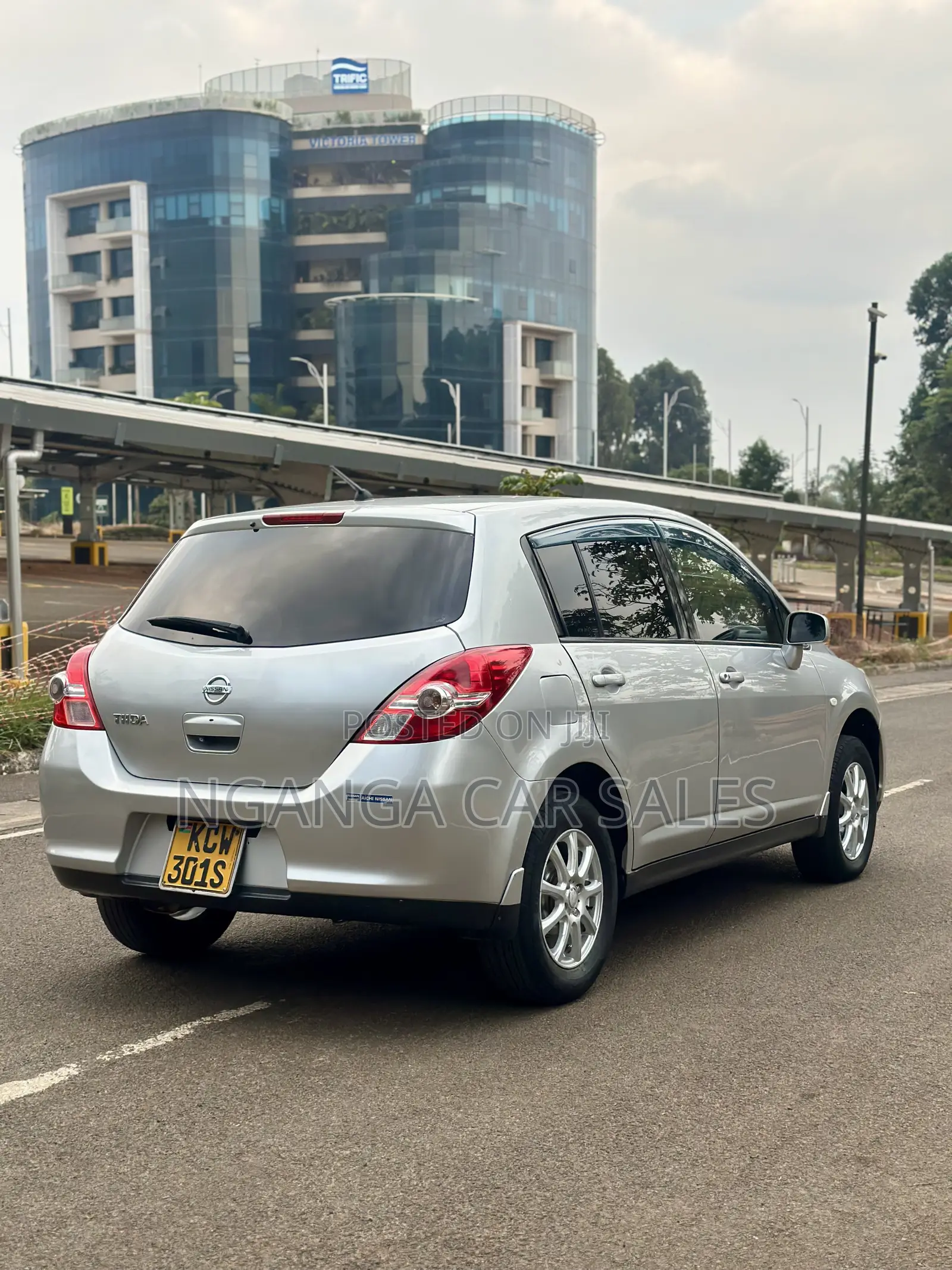 Nissan Tiida 2012 Silver