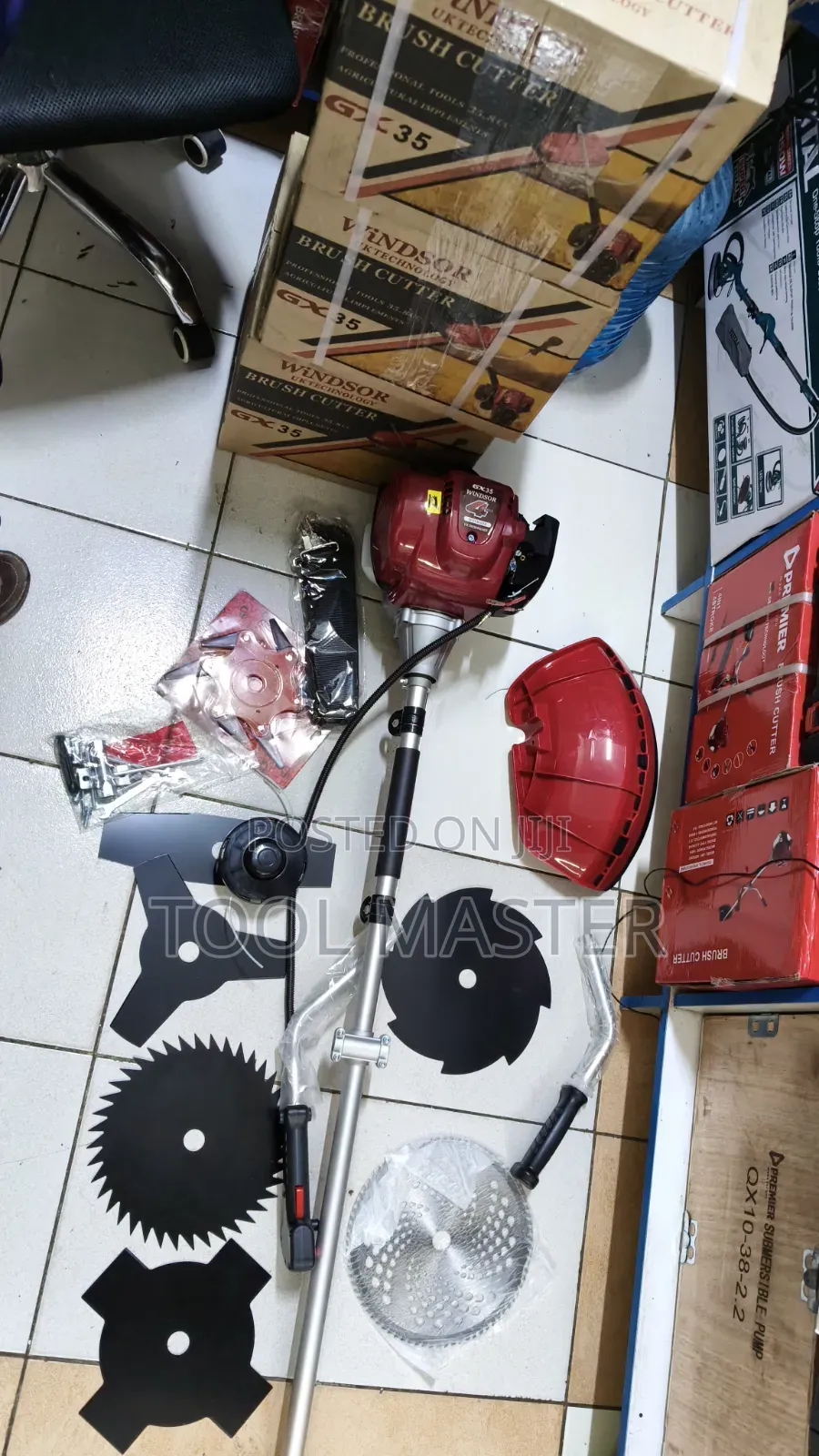 Windsor 4 Stroke Petrol Engine Brush Cutter/8 Blades Brush Cutter
