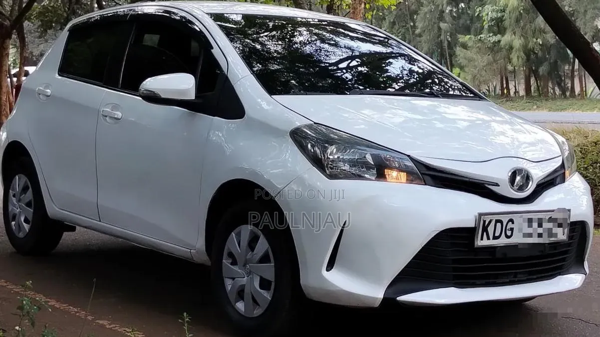 Toyota Vitz 2015