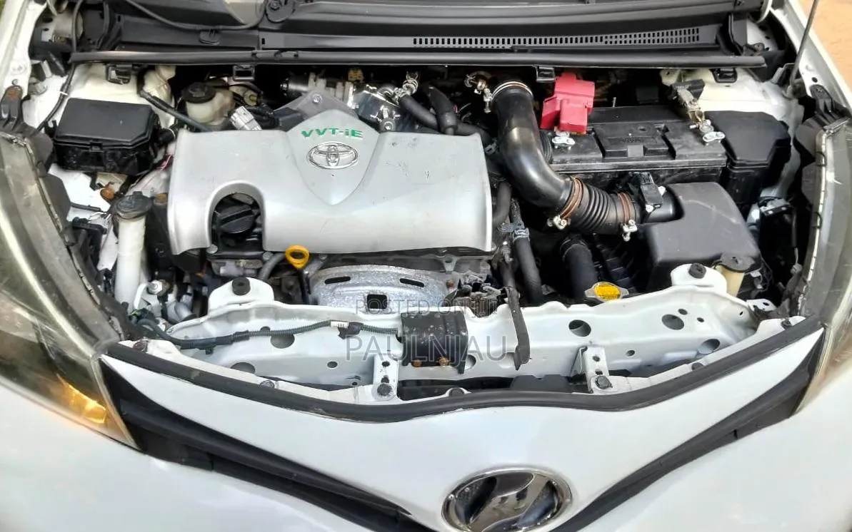 Toyota Vitz 2015