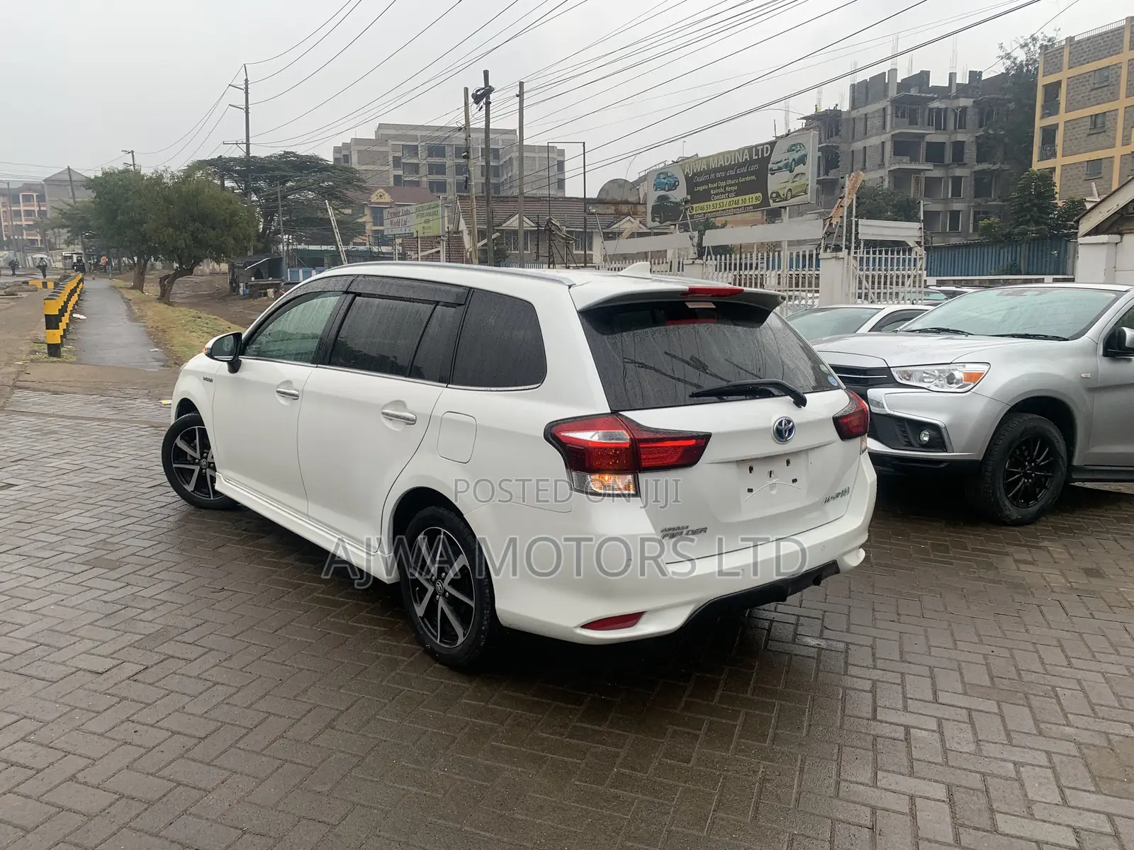 Toyota Corolla Fielder 1.5 Hybrid FWD 2019 White