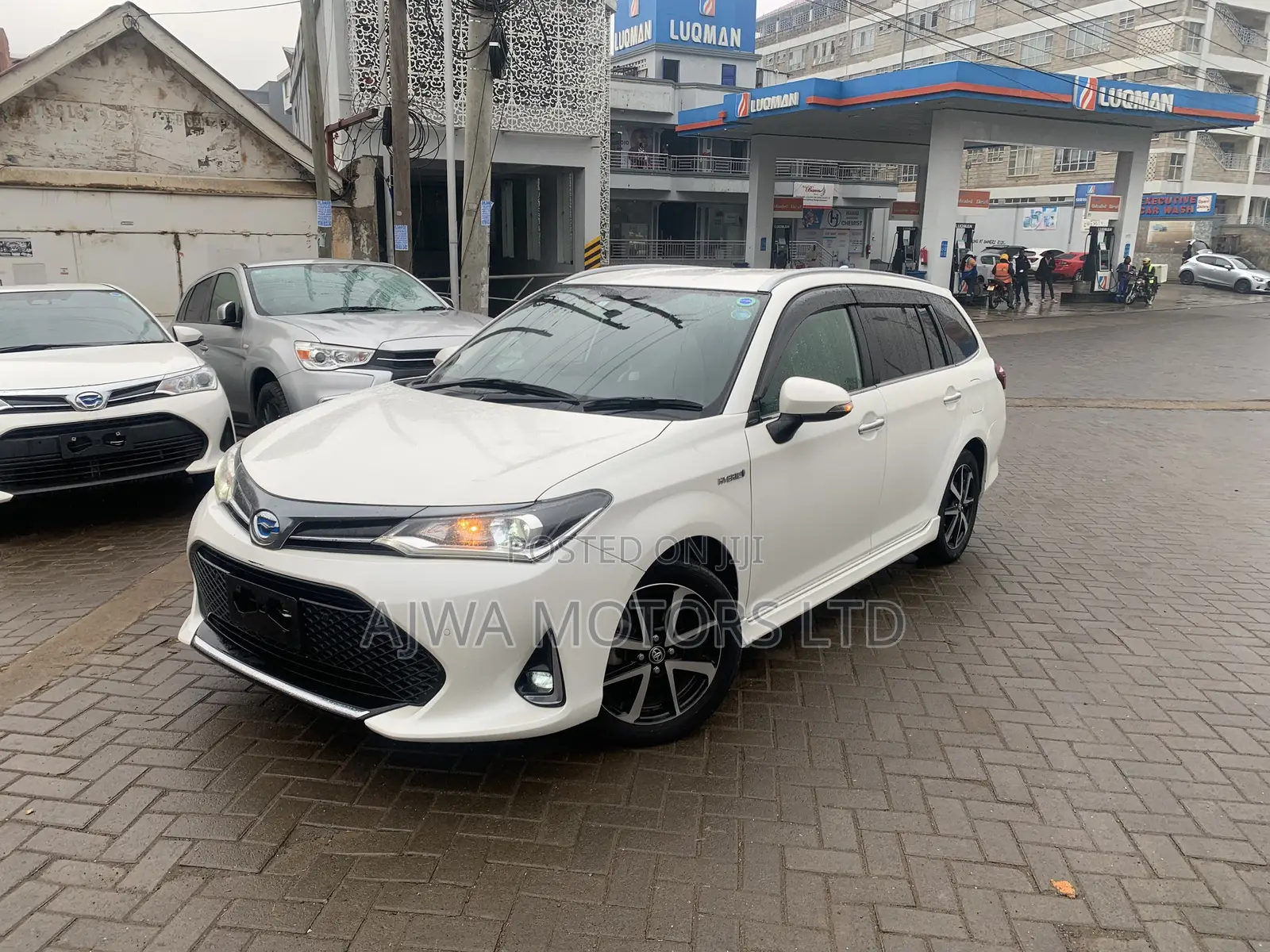 Toyota Corolla Fielder 1.5 Hybrid FWD 2019 White