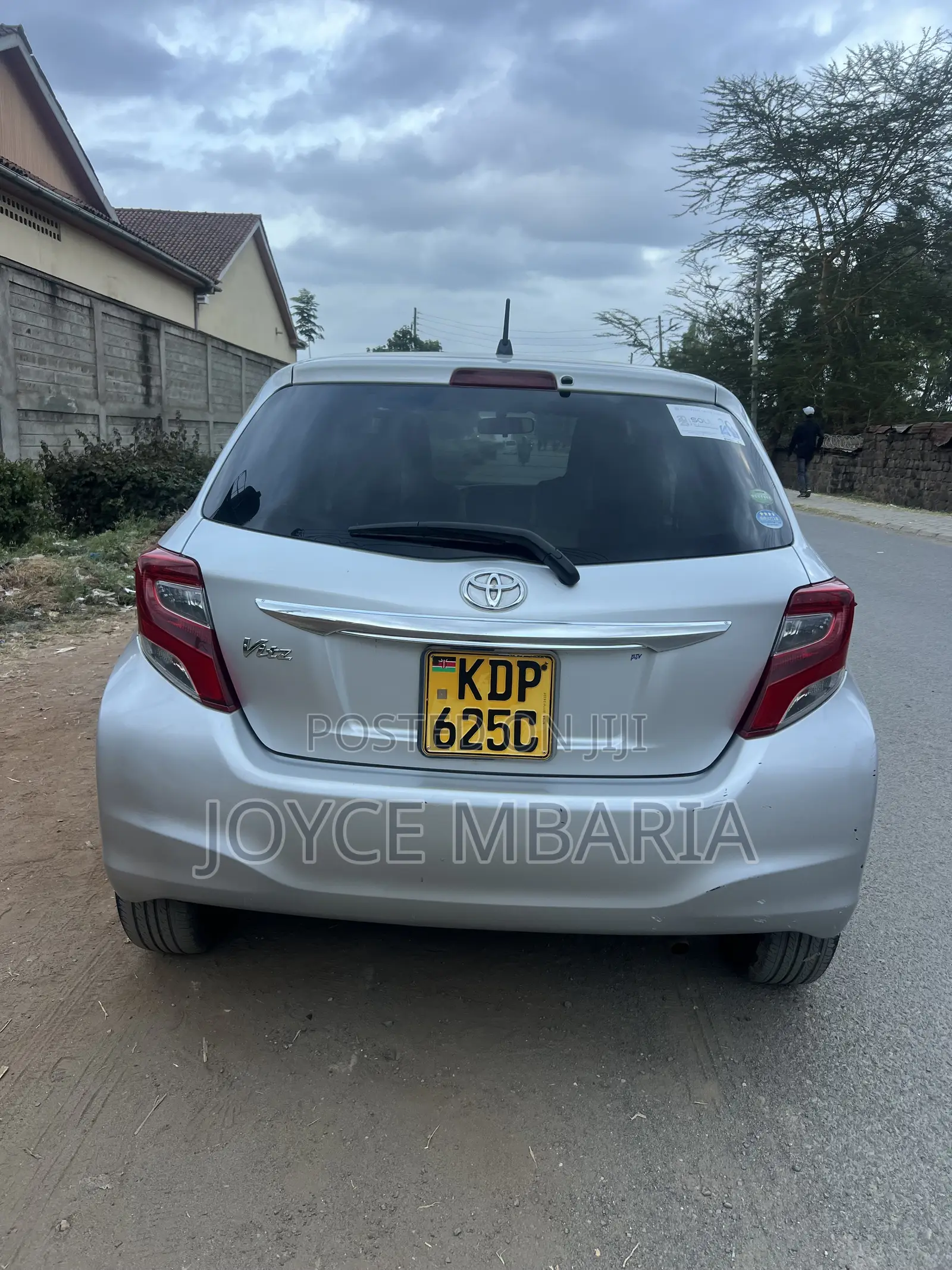 Toyota Vitz 2017 Silver