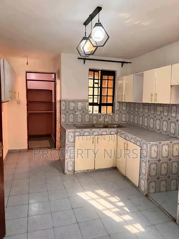 4bdrm Maisonette in Gateway Mall Area for rent
