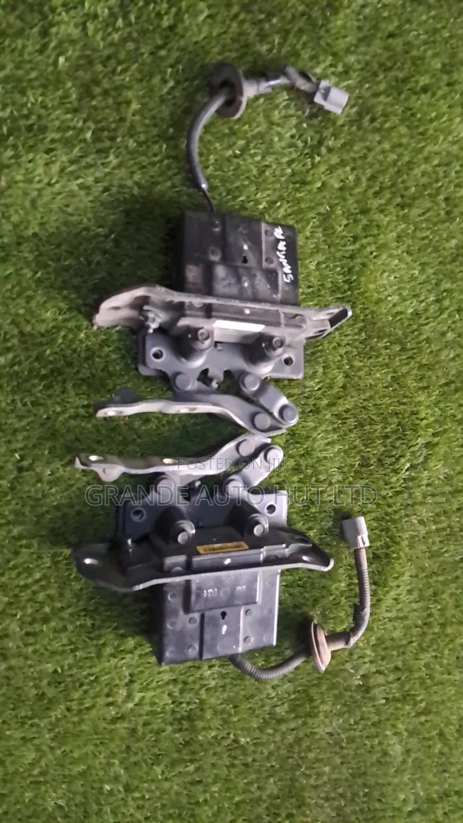 Hyundai Santa Fe Bonnet Hinge