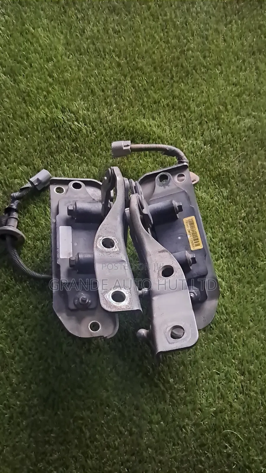 Hyundai Santa Fe Bonnet Hinge
