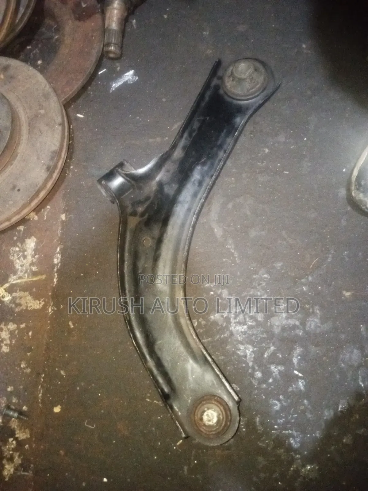 Nissan Tiida Control Arm